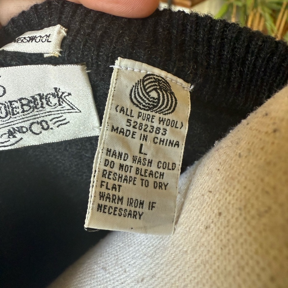 Sears Roebuck and Company men’s vintage V-neck sweater size large 100% lambswool - Picture 4 of 9